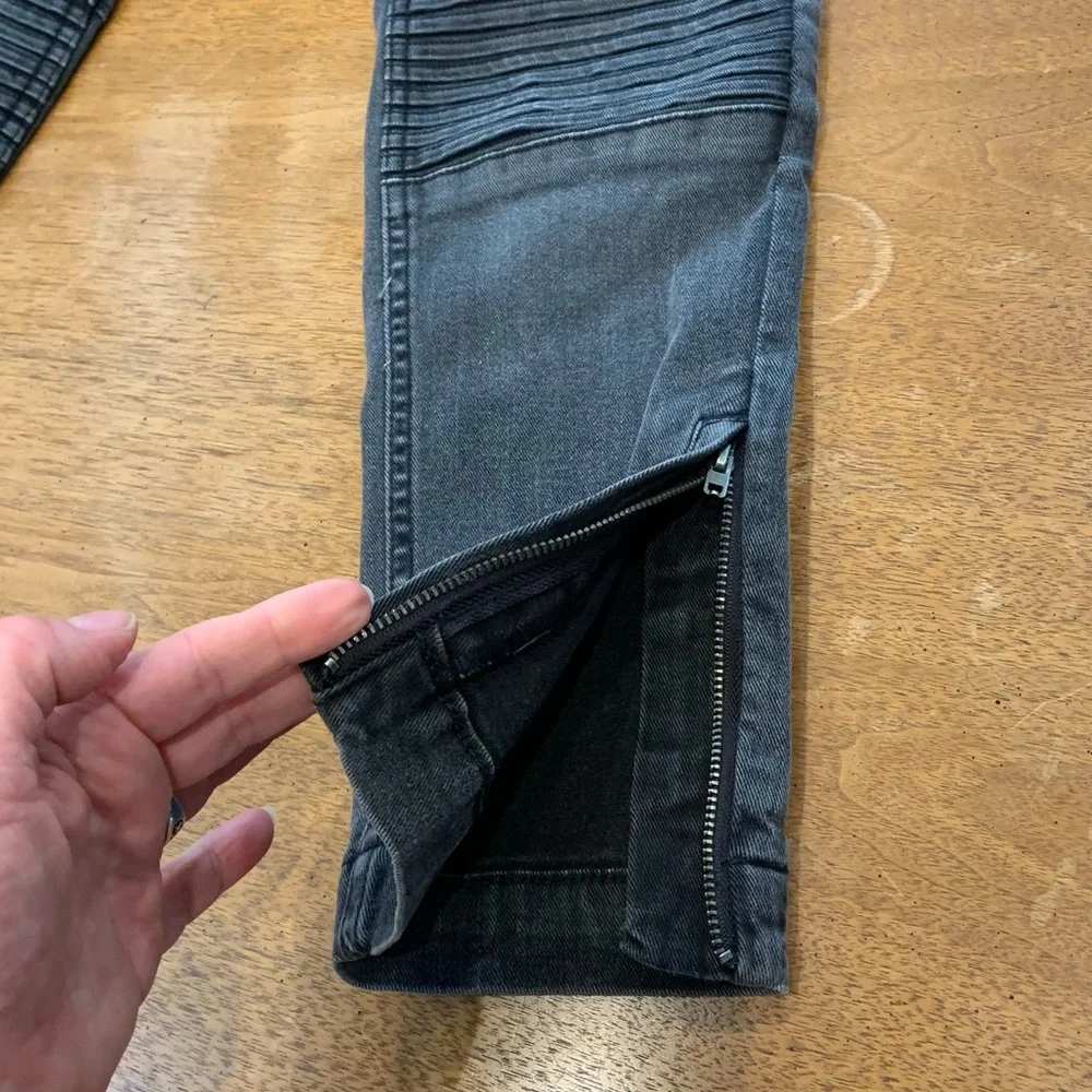 H&M black skinny ankle high rib Mama maternity jeans with zippers at hems - Picture 3 of 7